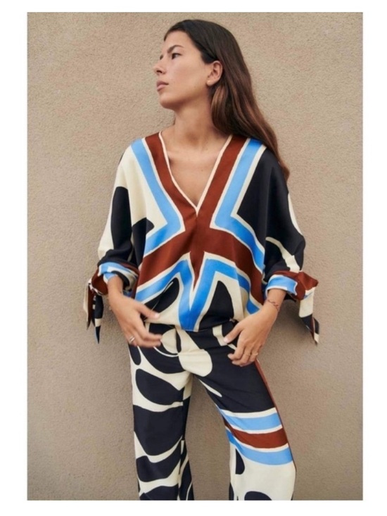 Zara Tops - As Seen On Sweet Magnolias! Zara Printed Blouse w/Ties Ecru Multicolor V-Neck XL